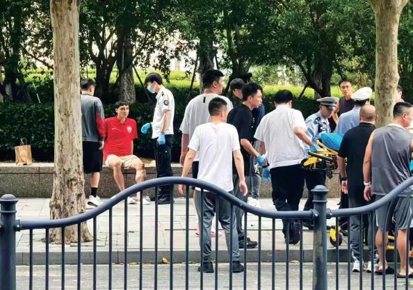 ABBABET: সাংহাই মিডিয়া: Wumitijiang Shanghai-তে বিশ্রামে
